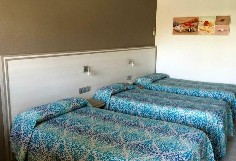 标准三人间, Planas