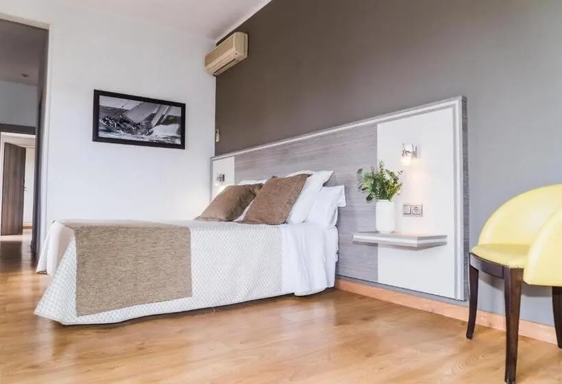 Chambre Standard avec Balcon, Planas