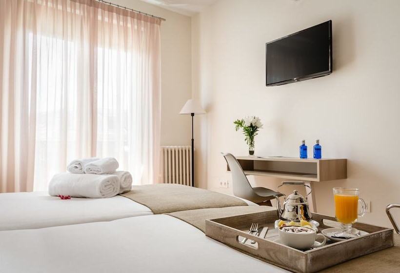 غرفة قياسية, Puerta Ciudad Rodrigo