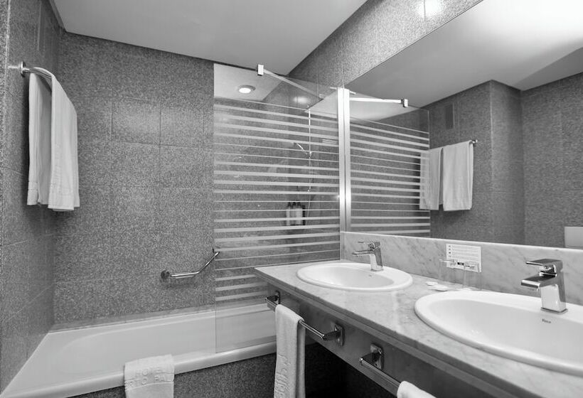 プールビュースタンダードルーム, Puerto Palace