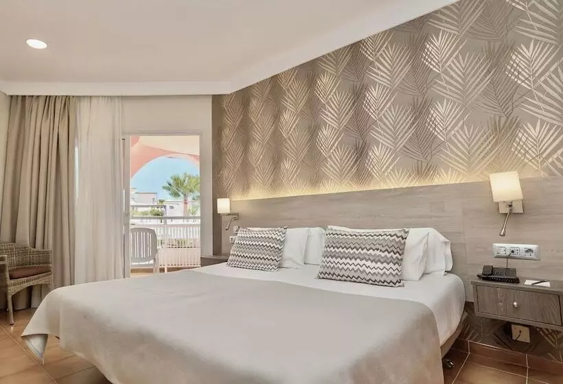 اتاق استاندارد با چشم‌انداز استخر, Puerto Palace