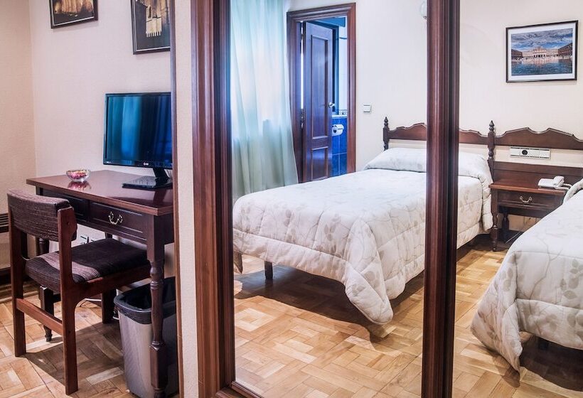 غرفة قياسية, Residencia Castellano I