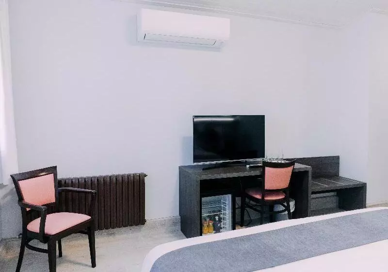 سوییت جونیور, Resort El Montico