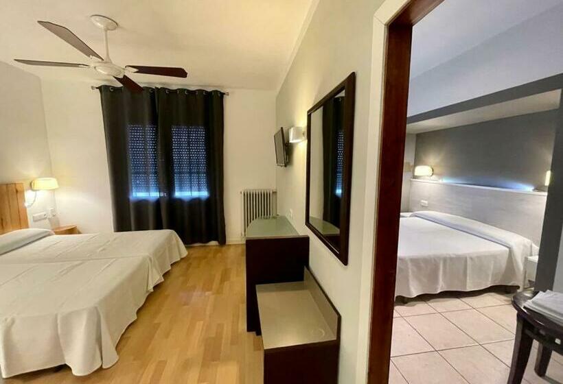 اتاق خانوادگی, & Restaurant Figueres Parc