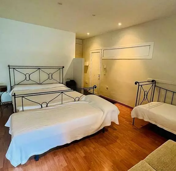 Junior Suite, & Restaurant Figueres Parc