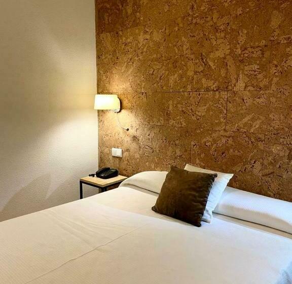 اتاق استاندارد, & Restaurant Figueres Parc