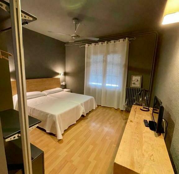 اتاق استاندارد, & Restaurant Figueres Parc