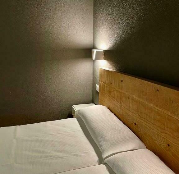 اتاق استاندارد, & Restaurant Figueres Parc