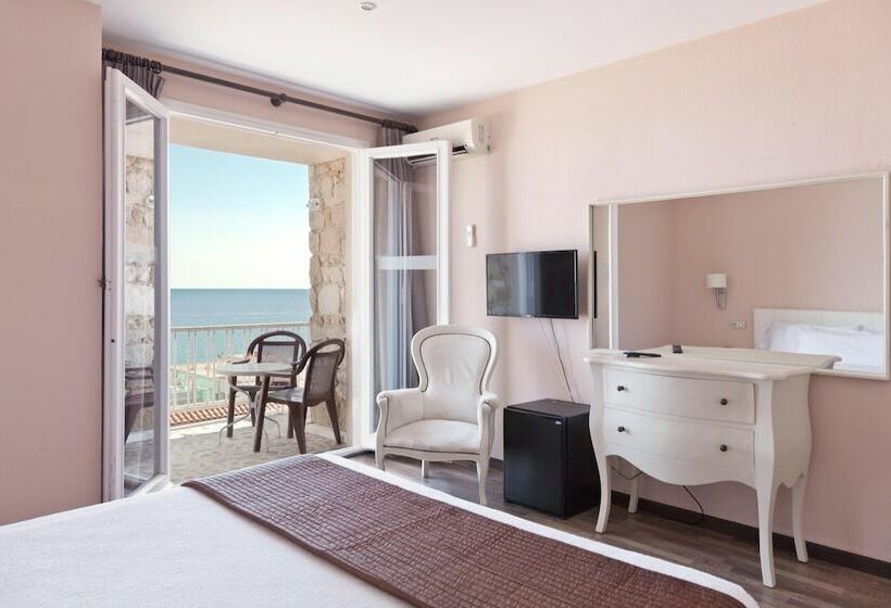 带海景的标准房, Roger De Flor By Seleqtta