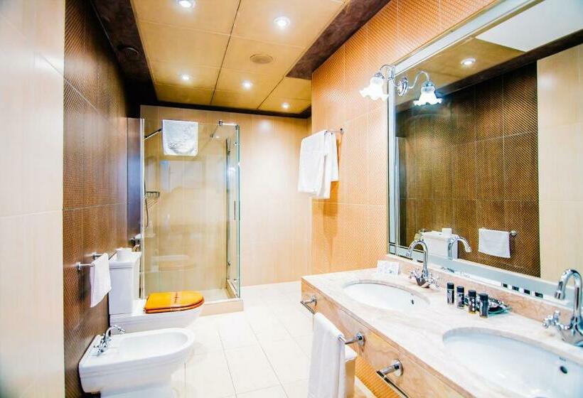 豪华套房, Roger De Flor By Seleqtta