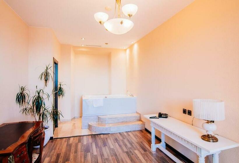 豪华套房, Roger De Flor By Seleqtta