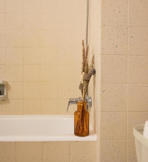 标准间, Roger De Flor By Seleqtta