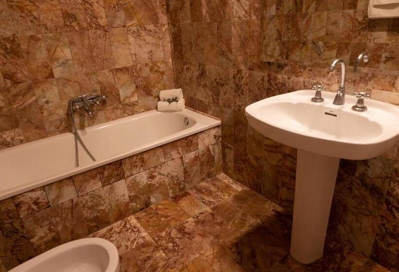 标准间, Roger De Flor By Seleqtta