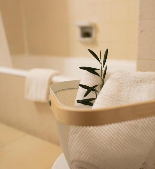 四人标准间, Roger De Flor By Seleqtta