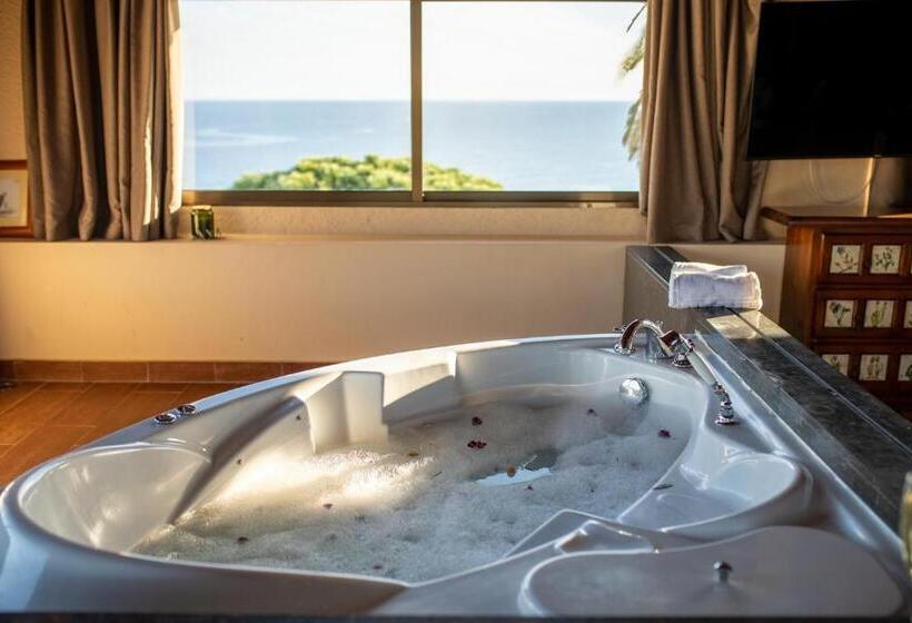 阁楼房, Roger De Flor By Seleqtta