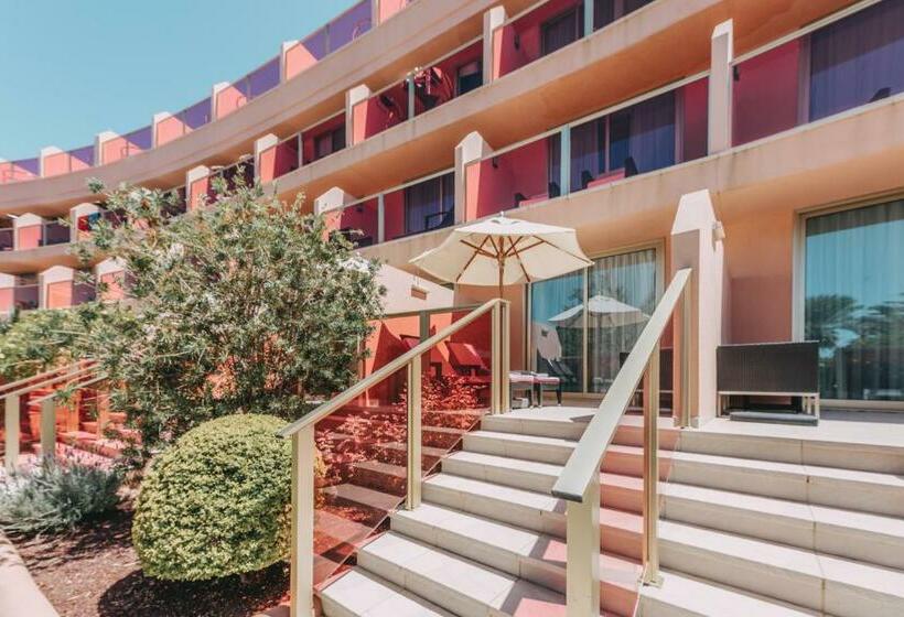 １階のスーペリアルーム, Sir Anthony