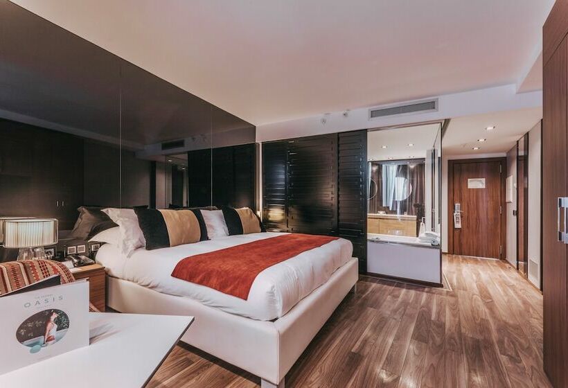 １階のスーペリアルーム, Sir Anthony