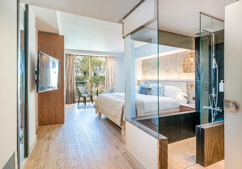 スーペリアールーム, Sir Anthony