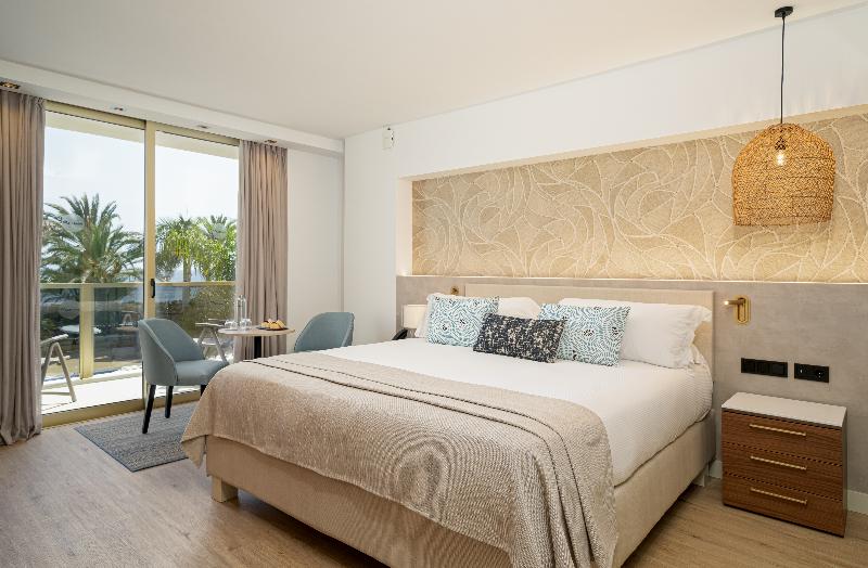 スーペリアールーム, Sir Anthony