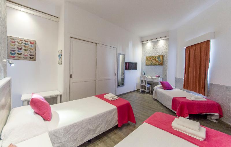 غرفة قياسية ثلاثية, Sun Holidays