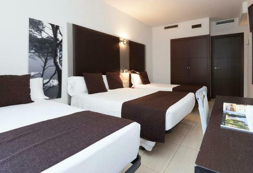 带阳台标准四人间, Urh Excelsior