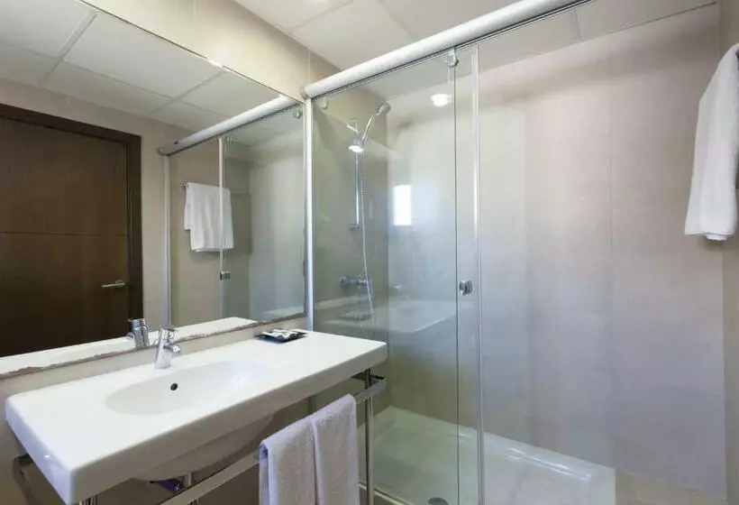 Camera Tripla Standard Vista Mare, Urh Excelsior