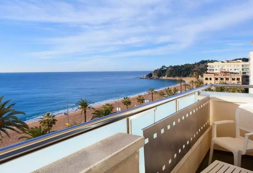 Camera Tripla Standard Vista Mare, Urh Excelsior