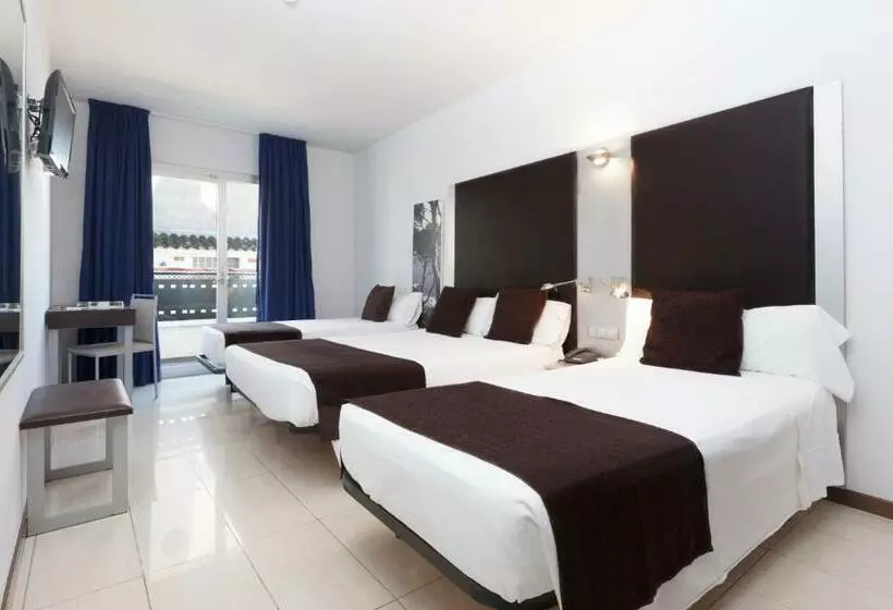 Camera Quadrupla Standard con Balcone, Urh Excelsior