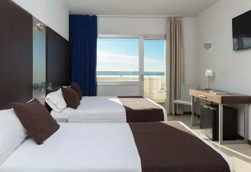Camera Tripla Standard Vista Mare, Urh Excelsior