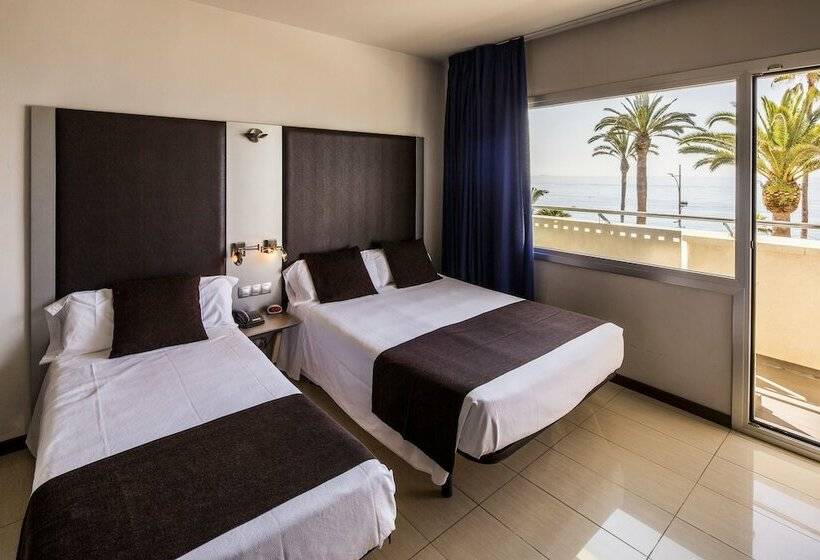 带阳台的三人标准间, Urh Excelsior