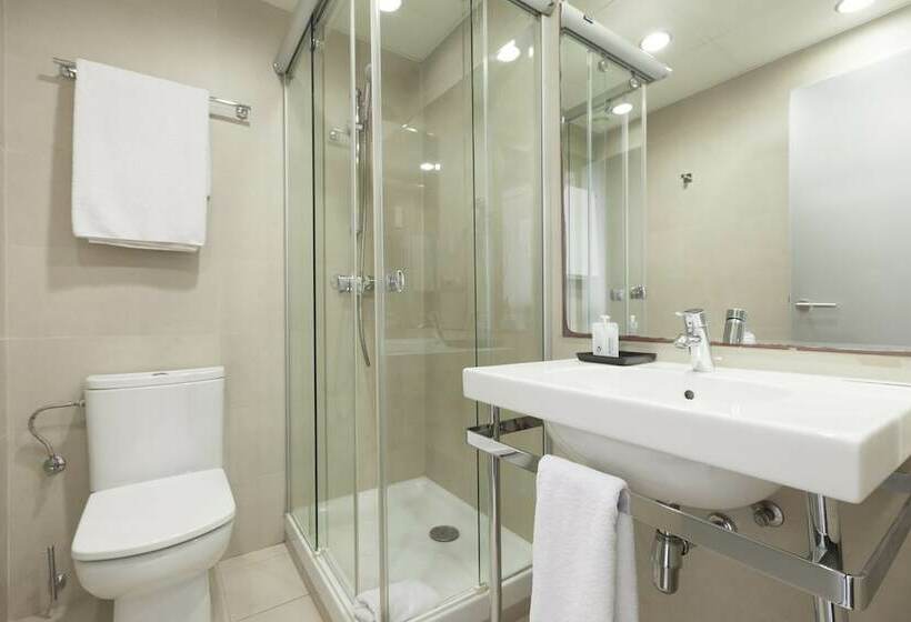 带阳台的三人标准间, Urh Excelsior