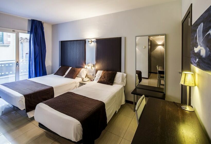 标准间带阳台, Urh Excelsior