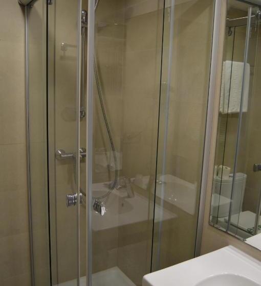 带阳台的三人标准间, Urh Excelsior