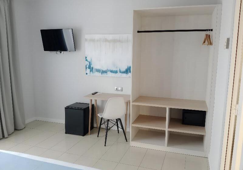 标准间带阳台, Urh Excelsior