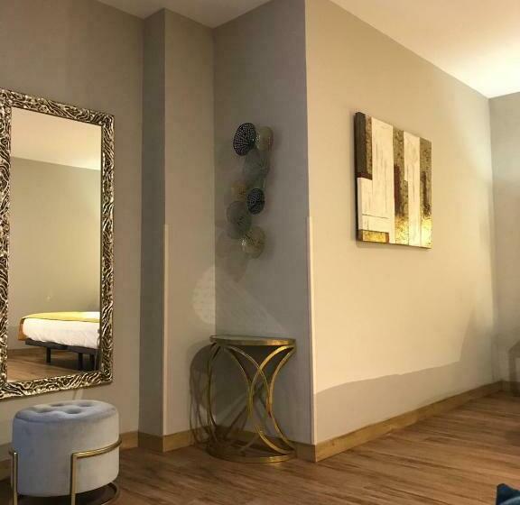 디럭스 룸 킹사이즈 침대, Zentral Mayoral