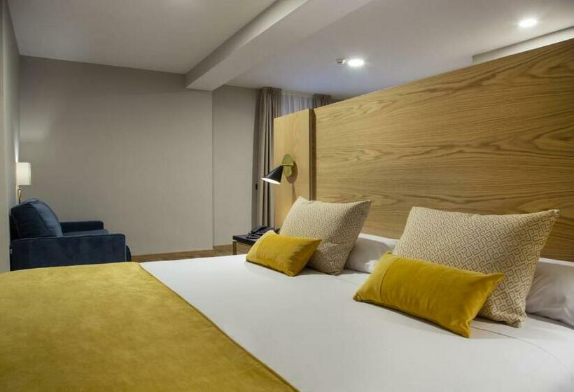 디럭스 룸 킹사이즈 침대, Zentral Mayoral