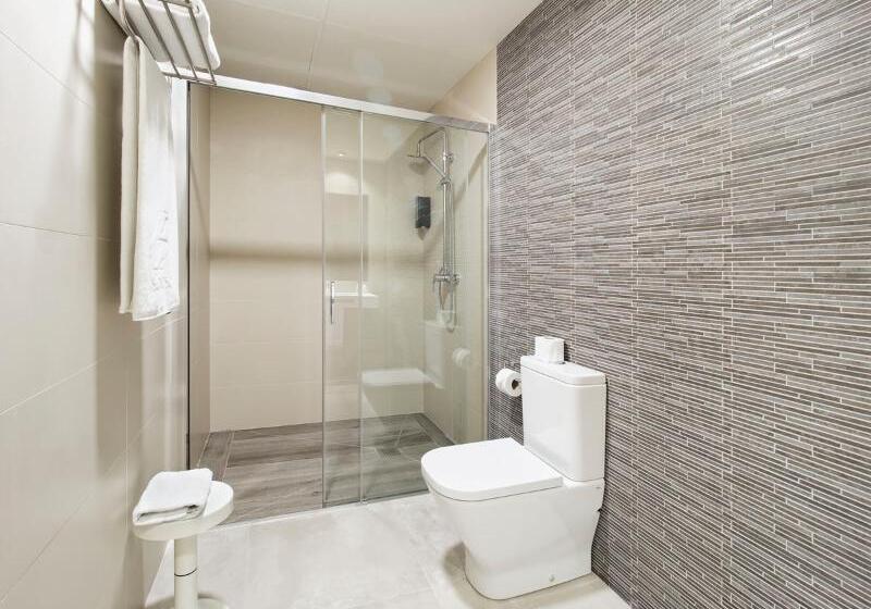 غرفة قياسية ثلاثية, Zentral Parque