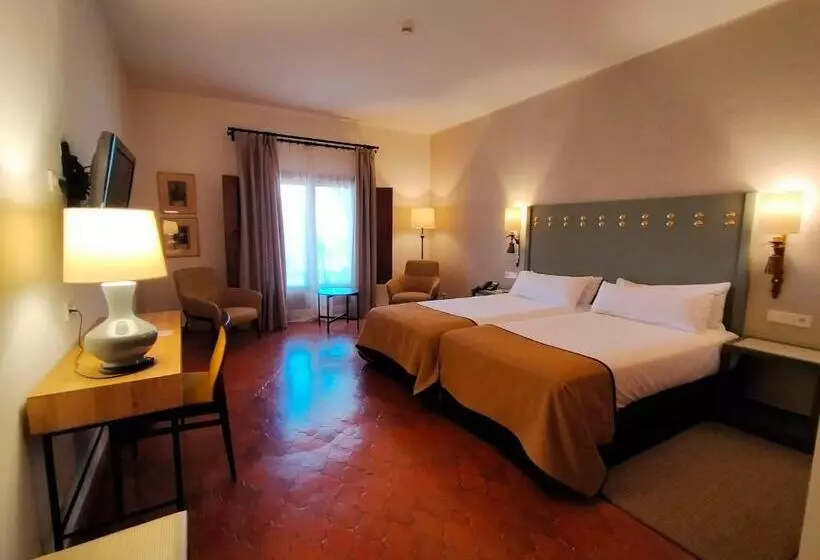 スタンダードトリプルルーム, Parador De Benavente