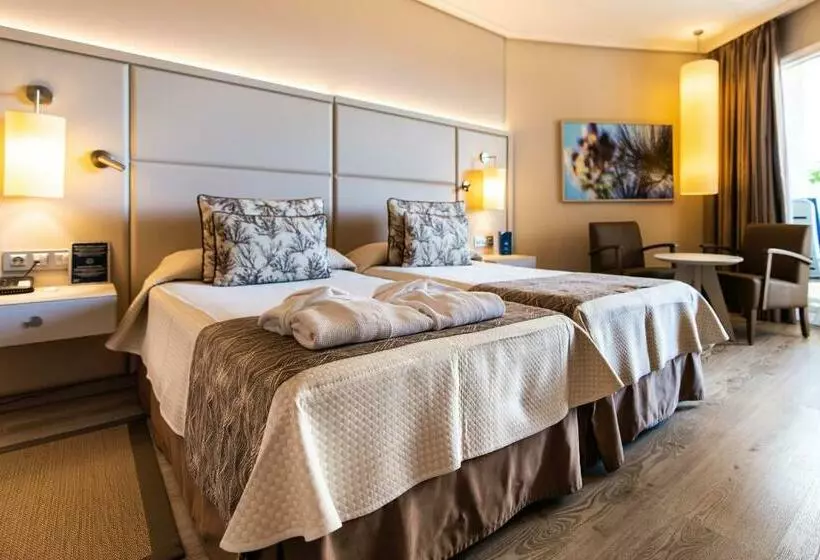 اتاق اساندارد با چشم‌انداز جانبی به دریا, Spring Arona Gran Hotel   Adults Only