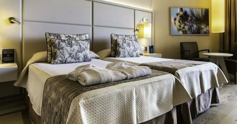 اتاق اساندارد با چشم‌انداز جانبی به دریا, Spring Arona Gran Hotel   Adults Only