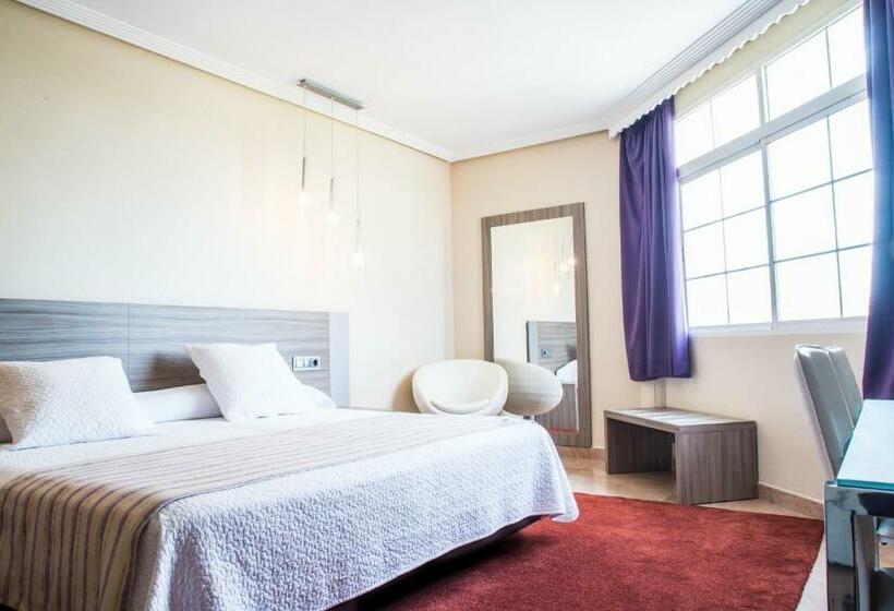 Номен Superior с Гидромассажем, Hospedium Hotel Triana