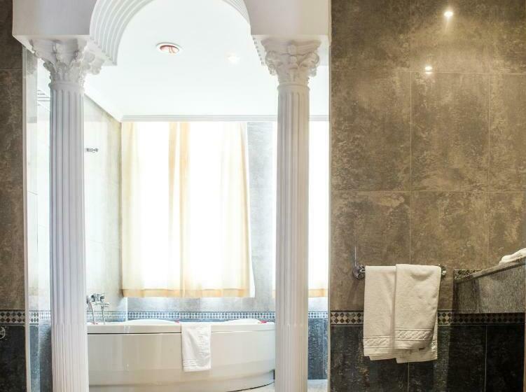 Номен Superior с Гидромассажем, Hospedium Hotel Triana
