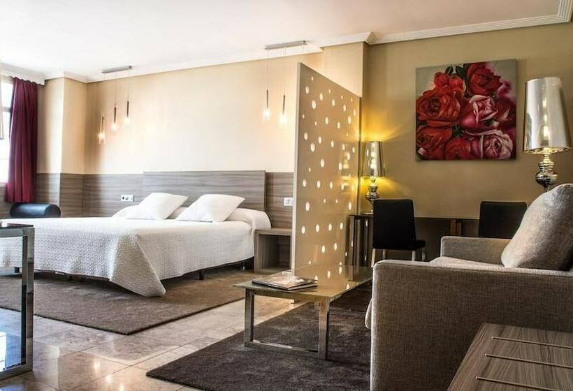 Номен Superior с Гидромассажем, Hospedium Hotel Triana