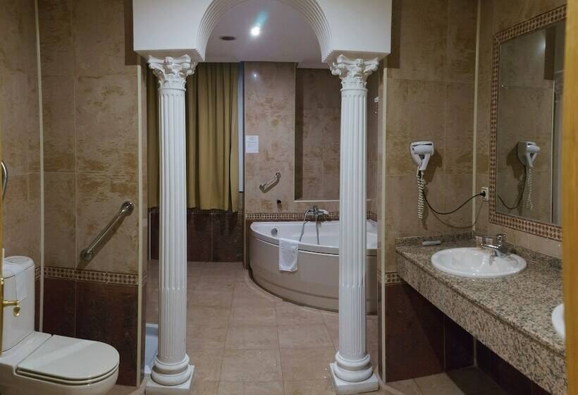 Номен Superior с Гидромассажем, Hospedium Hotel Triana