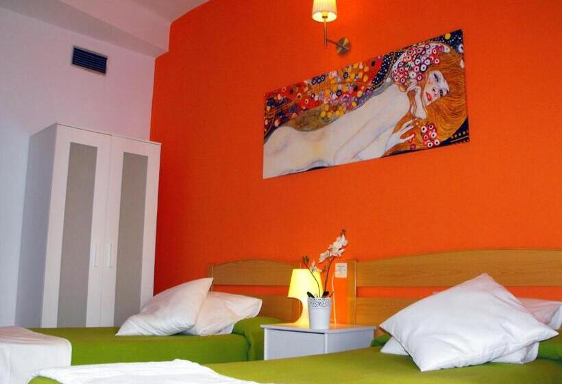 اتاق خانوادگی, Hostal Santa Catalina