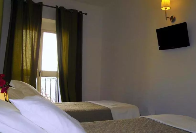 Perhehuone, Hostal Santa Catalina