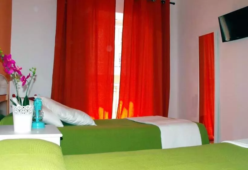 Perhehuone, Hostal Santa Catalina