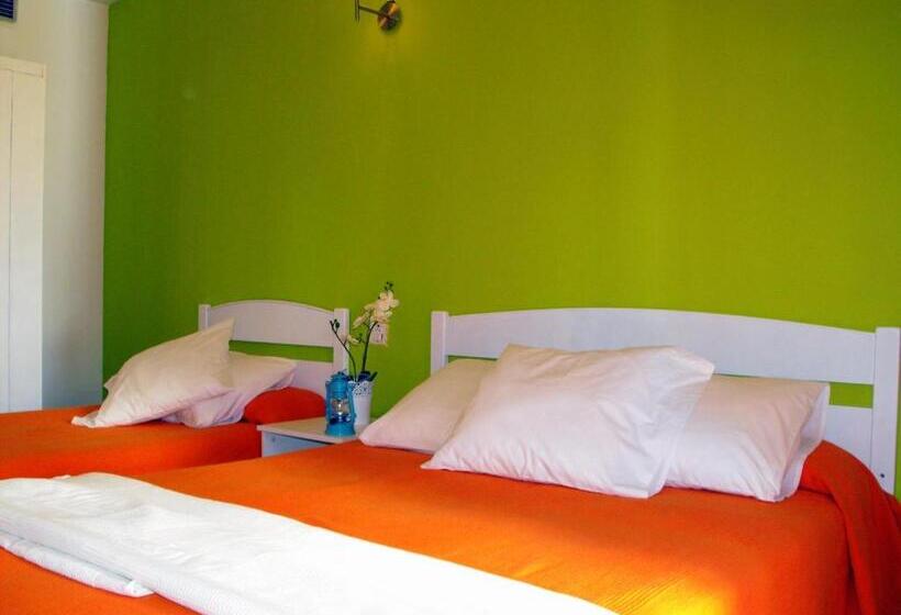 اتاق خانوادگی, Hostal Santa Catalina