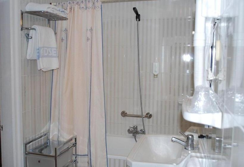 חדר סטנדרט יחיד, Adsera