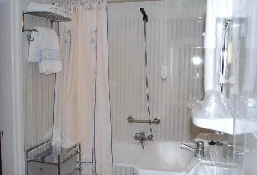Habitación Estándar Individual, Adsera